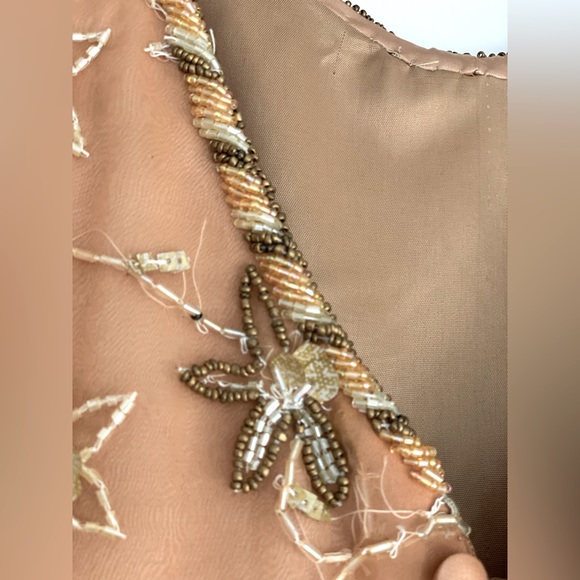 Formal dress 100% silk and handmade embroidery. - Picture 9 of 16